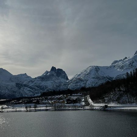 Frichs Ekspress Andalsnes Hotel Exterior photo