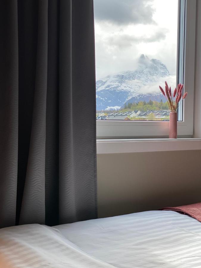 Frichs Ekspress Andalsnes Hotel Exterior photo
